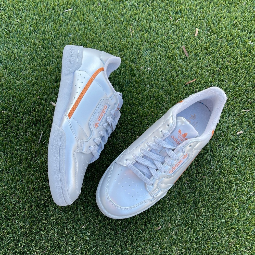 BRAND NEW WOMENS ADIDAS SNEAKERS 👟